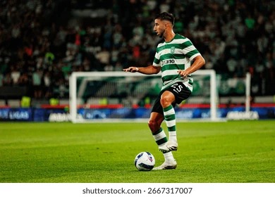 阿莱克斯·罗德里奎兹在引退战中担任指定打击，全场洋基球迷冰释前嫌